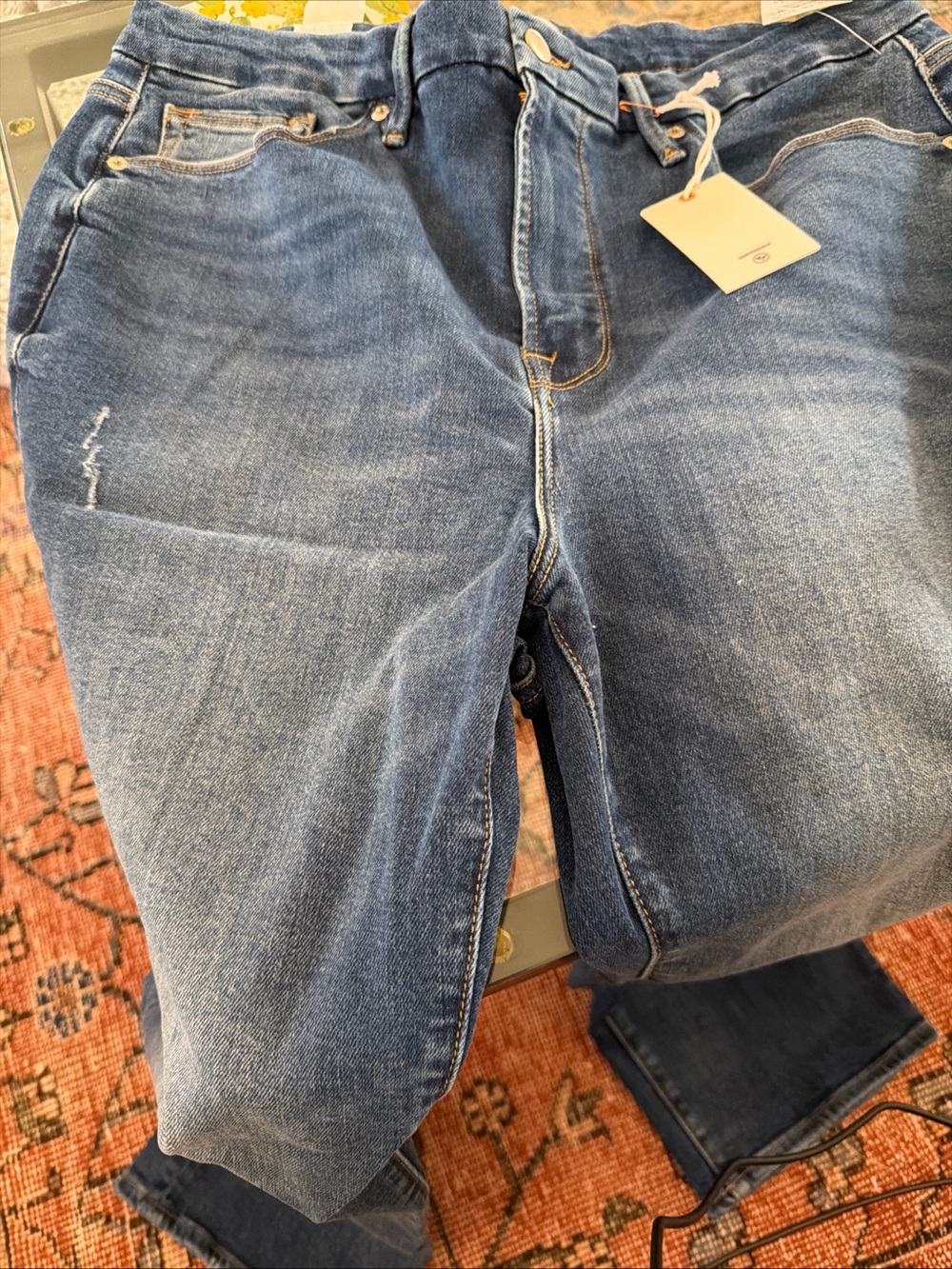 Good American Straight-Leg Jeans in Medium Blue Wash